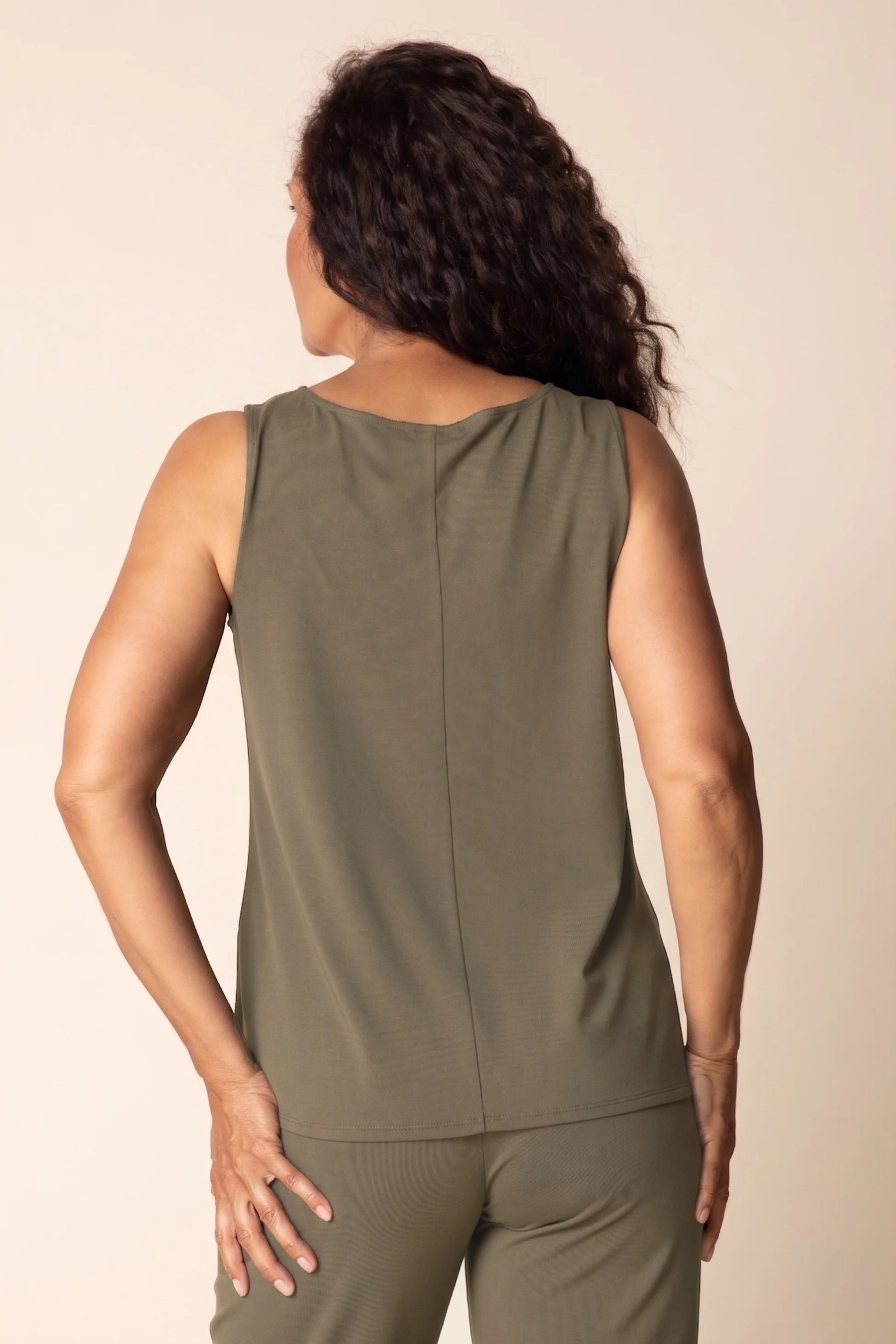 Core Travel Easy Tank - Image 9