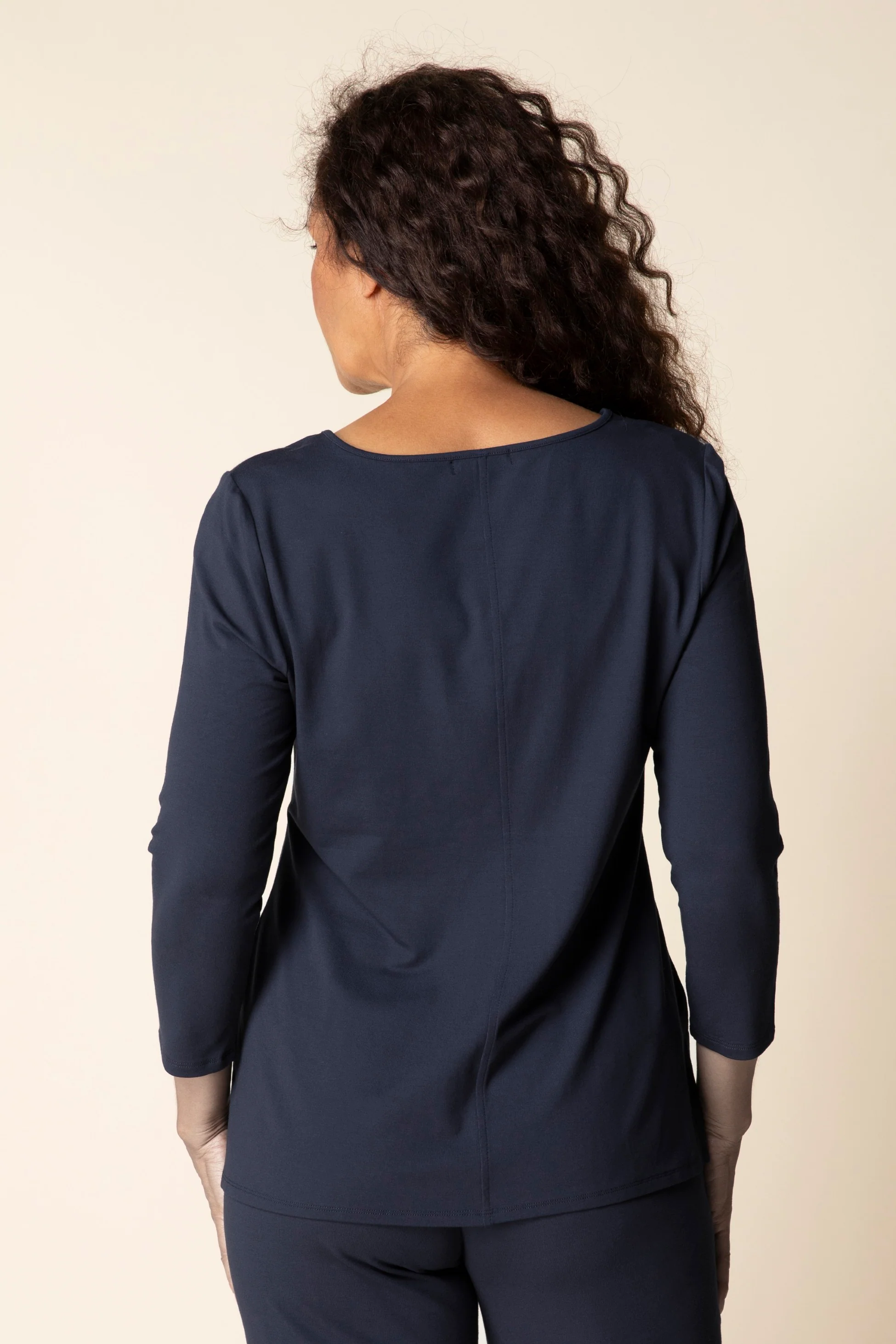 Core Travel Seamed Gallery Tunic - Image 4