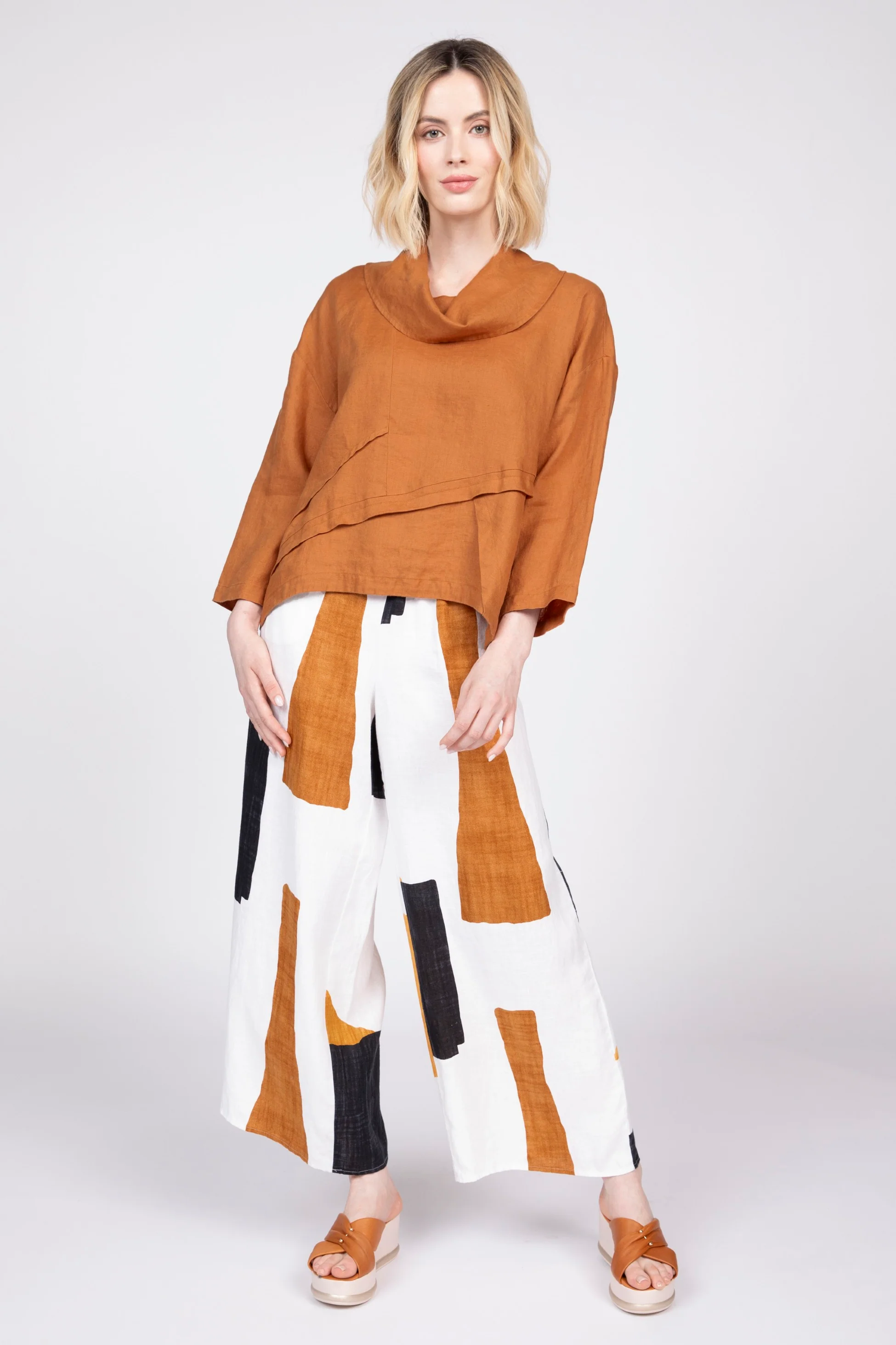 Crossroads Seamed Cowl - Image 3